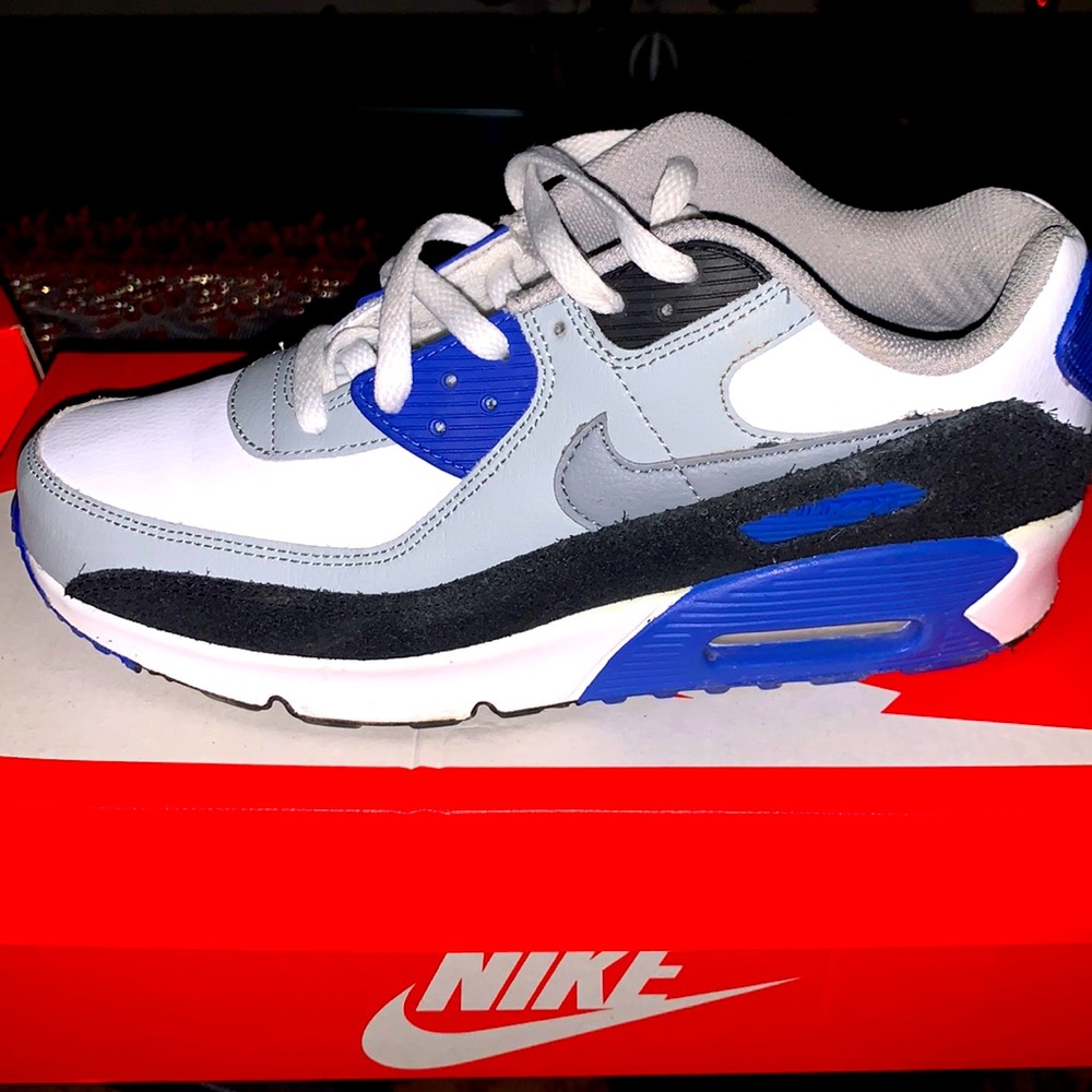 Like new Nike air max 90 worn a few times